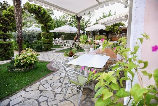 Hotel Restorant Halal Il Tramonto. Vorë エクステリア 写真